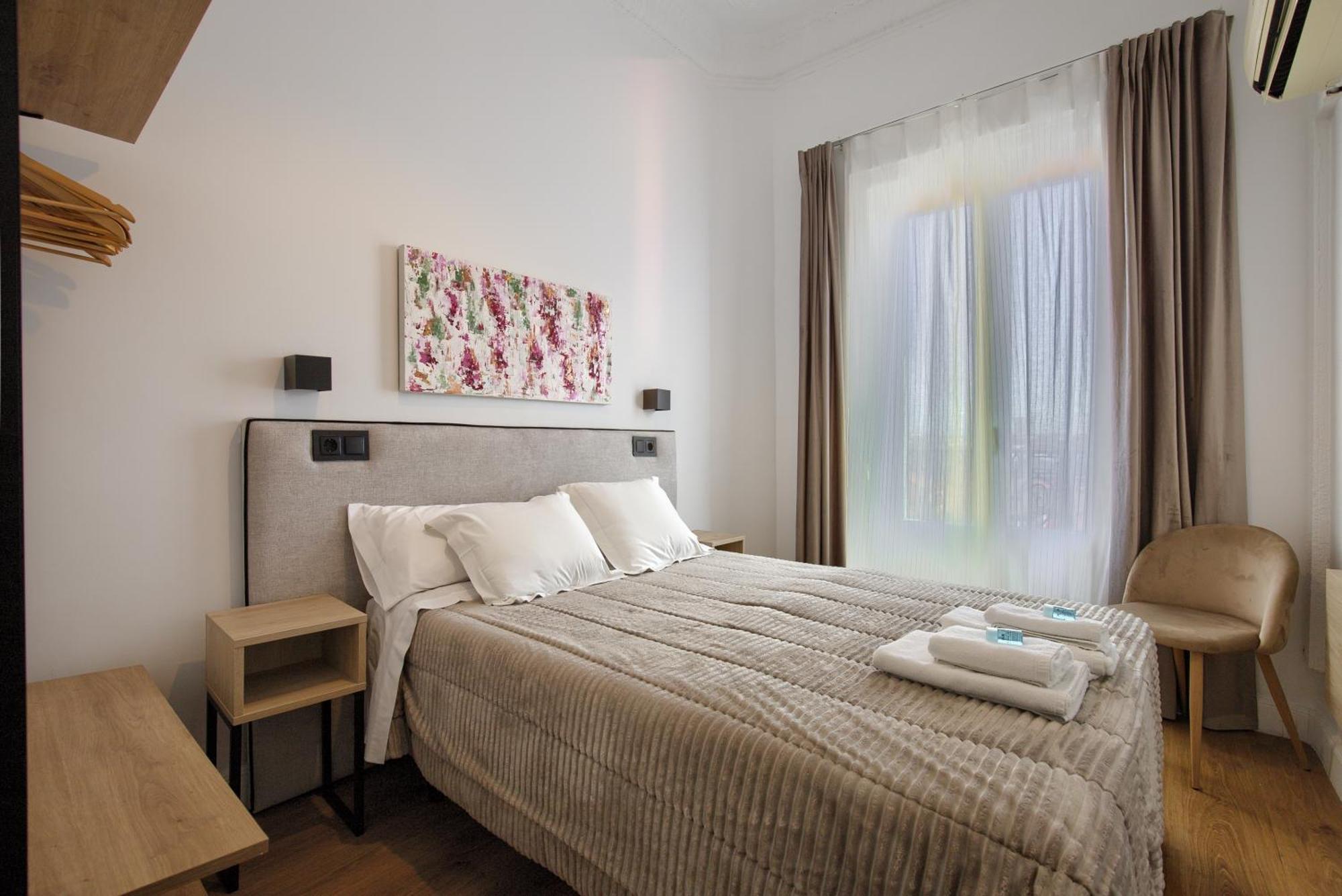 Hostal Besaya Madrid Buitenkant foto