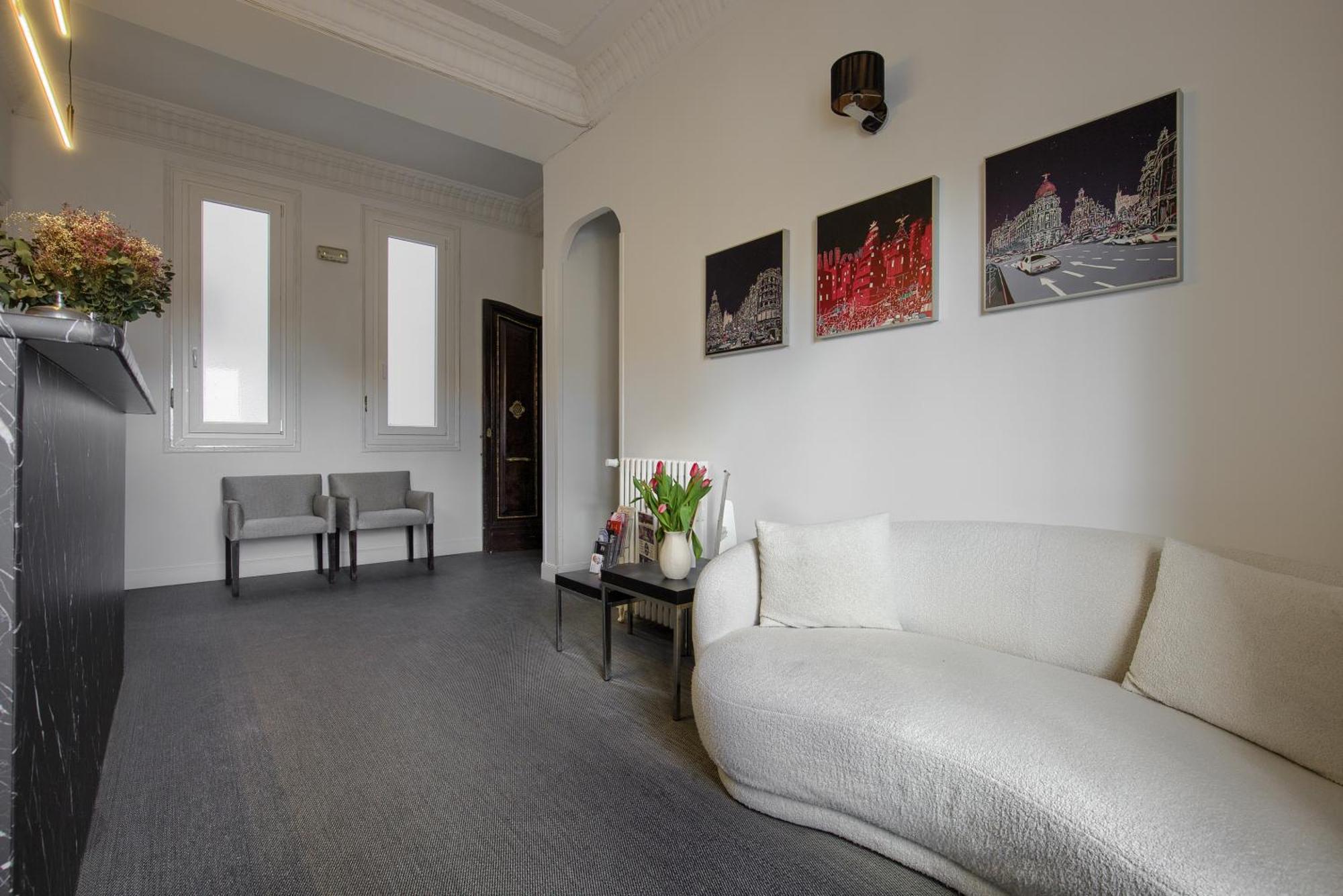 Hostal Besaya Madrid Buitenkant foto