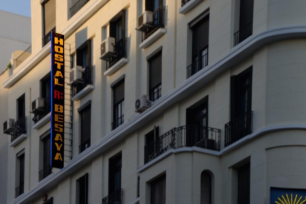 Hostal Besaya Madrid Buitenkant foto