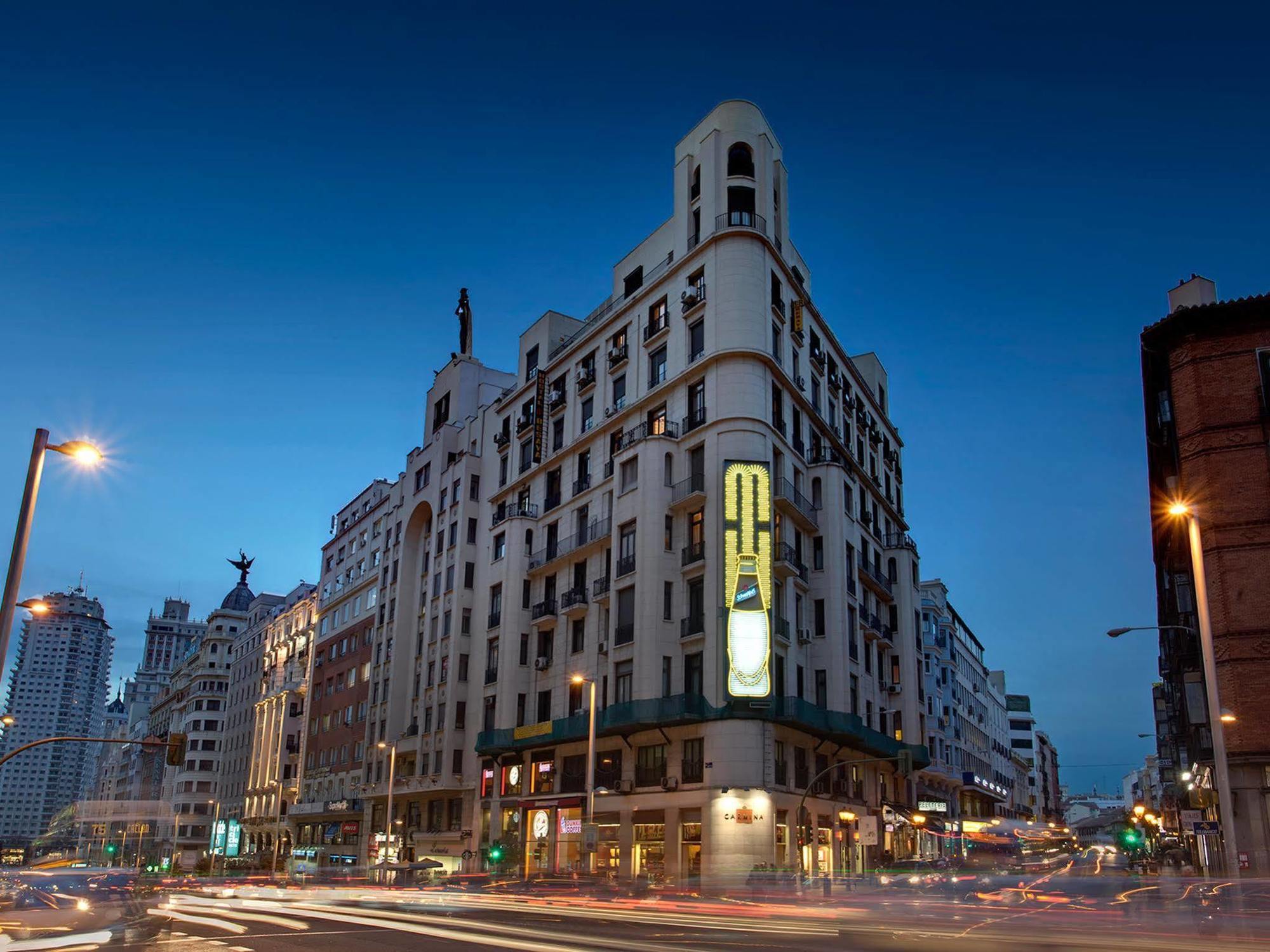 Hostal Besaya Madrid Buitenkant foto